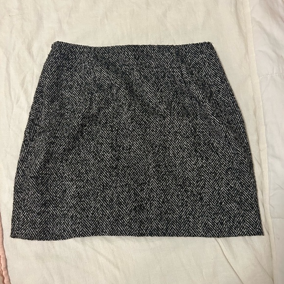 the most perfect twead mini skirt for all occasions 🌸 - Picture 3 of 4